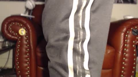 Snapshot of swolebbc chatting on 10.02.25 The DickGod online show from 10.02.25