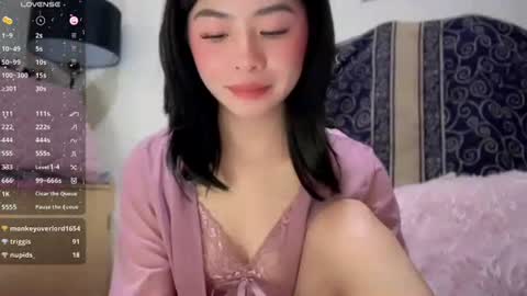 Snapshot of swt_asianholly chatting on 03.17.26 Holly online show from 03.17.26