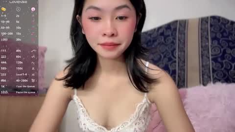 Snapshot of swt_asianholly chatting on 03.27.26 Holly online show from 03.27.26