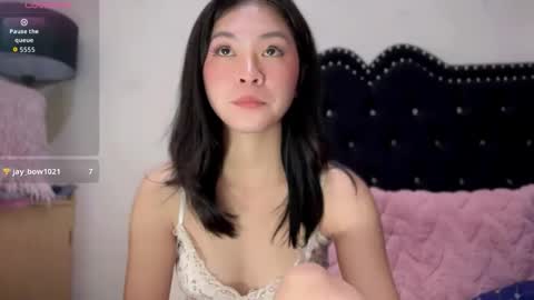 Snapshot of swt_asianholly chatting on 05.27.26 Holly online show from 05.27.26