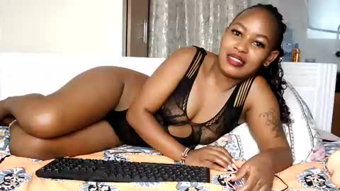 Snapshot of swt_bby chatting on 06.20.26 swt_bby online show from 06.20.26