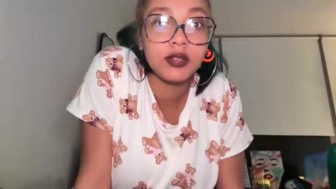 Snapshot of sxckadelilah chatting on 11.06.25 SxckADelilah online show from 11.06.25