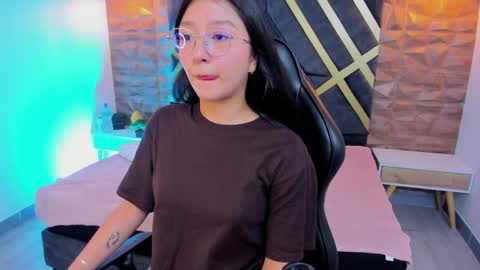 Snapshot of sydney_miller_ chatting on 04.17.26 Sydney online show from 04.17.26