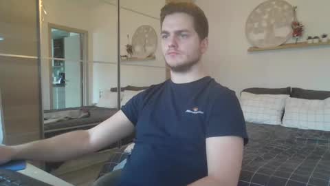 syl092 online show from 02.13.25