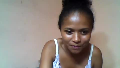 Snapshot of sylvaniah01 chatting on 05.17.26 sylvaniah01 online show from 05.17.26