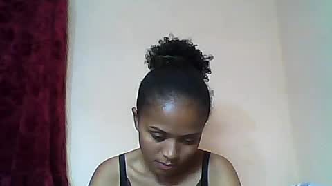 Snapshot of sylvaniah01 chatting on 05.25.26 sylvaniah01 online show from 05.25.26