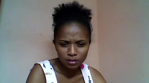Snapshot of sylvaniah01 chatting on 05.27.26 sylvaniah01 online show from 05.27.26