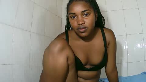 sylviasexy27 online show from 02.18.25