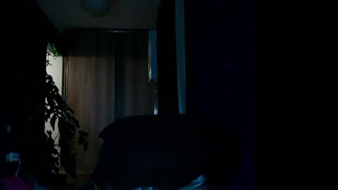 Snapshot of t_huracane chatting on 02.21.25 Huracane online show from 02.21.25