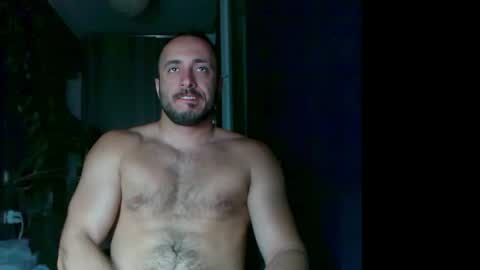 Snapshot of t_huracane chatting on 09.24.25 Huracane online show from 09.24.25