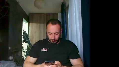 Snapshot of t_huracane chatting on 05.03.26 Huracane online show from 05.03.26