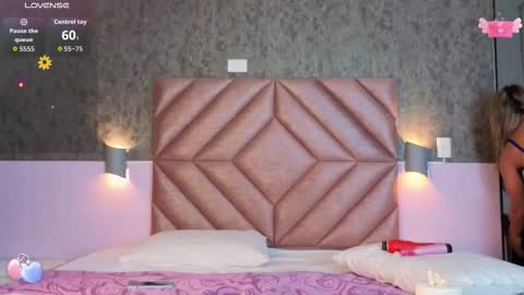 Snapshot of tabatamonroe chatting on 12.17.25 Tabata online show from 12.17.25