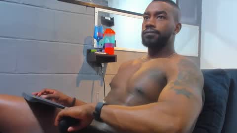 Snapshot of tafari_1 chatting on 01.01.25 Tafari Zulu online show from 01.01.25