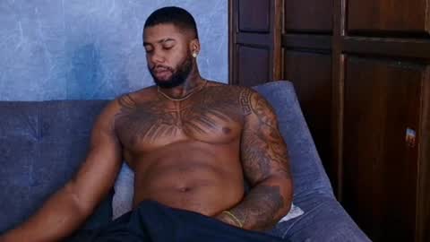 Tairon Tucke online show from 02.08.25