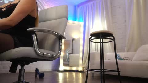 Snapshot of tais_athena chatting on 11.20.25 Margo online show from 11.20.25