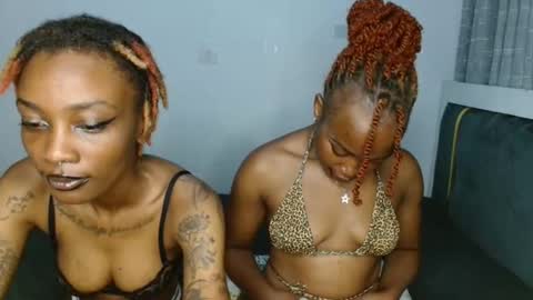 Snapshot of taisy_aura chatting on 10.25.25 Taisy online show from 10.25.25