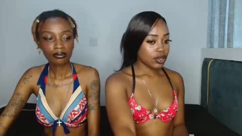 Snapshot of taisy_aura chatting on 11.06.25 Taisy online show from 11.06.25