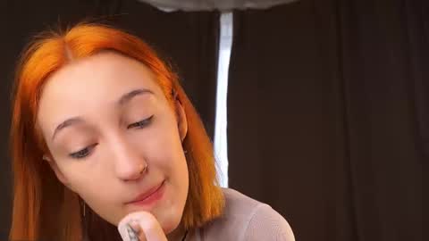 Snapshot of taiteedgington chatting on 09.20.25 im Lally online show from 09.20.25