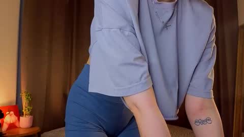 Snapshot of taiteedgington chatting on 09.24.25 im Lally online show from 09.24.25