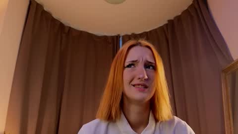 Snapshot of taiteedgington chatting on 10.06.25 im Lally online show from 10.06.25