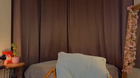 Snapshot of taiteedgington chatting on 10.25.25 im Lally online show from 10.25.25