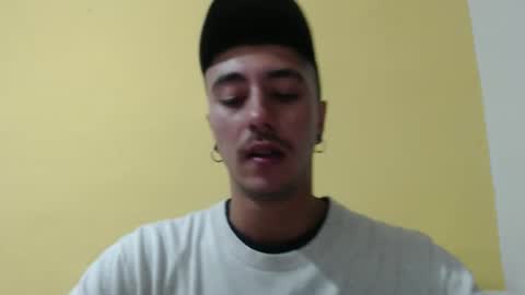 Snapshot of talhi_ chatting on 11.20.25 talhi_ online show from 11.20.25