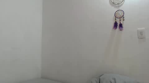 Snapshot of talhi_ chatting on 12.17.25 talhi_ online show from 12.17.25