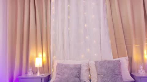 Snapshot of talianavega chatting on 06.15.26 tali online show from 06.15.26