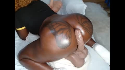 butterflyass online show from 02.05.25