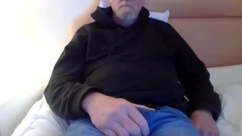 Snapshot of tallboy53 chatting on 01.01.25 Ill tell you if you really want to know. online show from 01.01.25