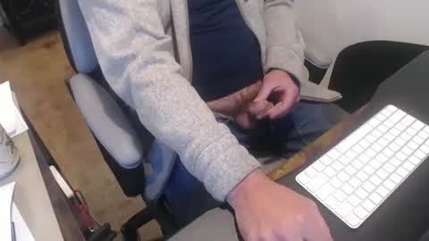 Snapshot of tallguy4unow chatting on 02.02.26 tallguy4unow online show from 02.02.26