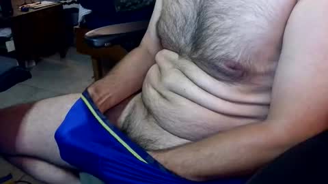 Snapshot of talltannhandsome chatting on 05.18.26 talltannhandsome online show from 05.18.26