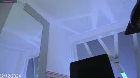 Snapshot of tamara_sex7 chatting on 12.22.24 T A M A R A online show from 12.22.24