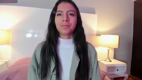 Snapshot of tamaraakins chatting on 12.18.25 Tamy online show from 12.18.25