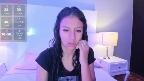 Snapshot of tamaraakins chatting on 12.21.25 Tamy online show from 12.21.25