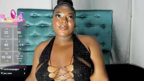 Snapshot of tamaramilleer chatting on 12.13.25 tamaramilleer online show from 12.13.25