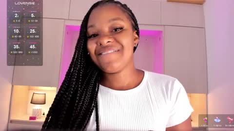 Snapshot of tamarazaki chatting on 02.08.25 Tami online show from 02.08.25