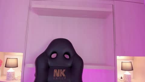 Snapshot of tamarazaki chatting on 10.02.25 Tami online show from 10.02.25