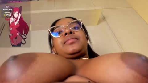 Snapshot of tamarazaki chatting on 11.12.25 Tami online show from 11.12.25