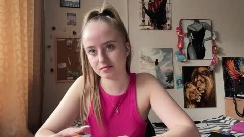 Snapshot of tamiecaimi chatting on 03.31.26 Karina online show from 03.31.26