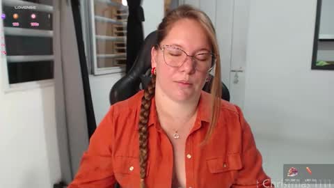 Snapshot of tamy_shine87 chatting on 12.15.25 Im Samy online show from 12.15.25