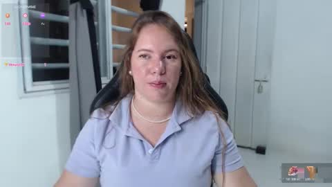 Snapshot of tamy_shine87 chatting on 12.19.25 Im Samy online show from 12.19.25