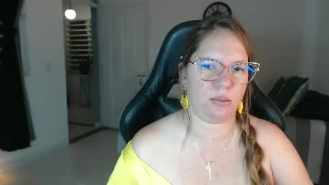 Snapshot of tamy_shine87 chatting on 02.02.26 Im Samy online show from 02.02.26