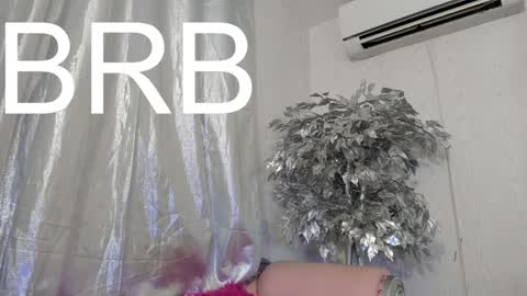 Snapshot of tamyeliot chatting on 12.17.24 Tamy online show from 12.17.24