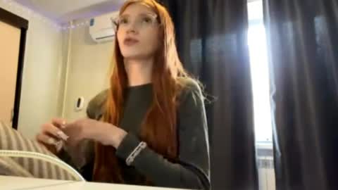 Snapshot of tangeladelreal chatting on 05.31.26 Viola 3 online show from 05.31.26