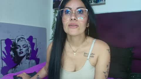 Snapshot of tania_mature chatting on 07.15.26 tania online show from 07.15.26