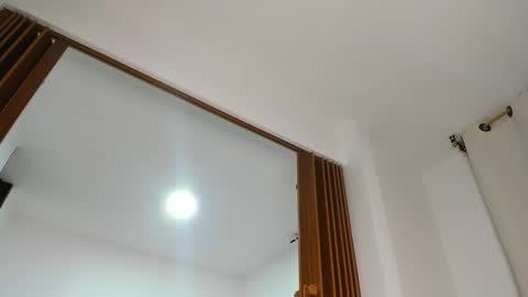 Snapshot of taniabonnet_ chatting on 10.11.25 taniabonnet online show from 10.11.25