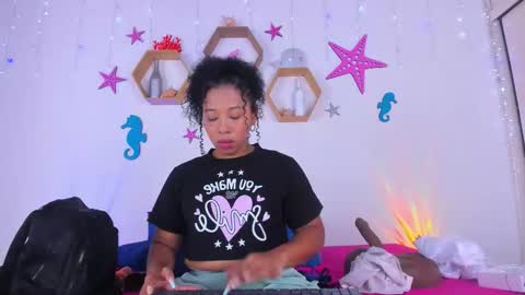 Snapshot of tanisha_curly chatting on 09.16.25 3 Tanisha 3 online show from 09.16.25