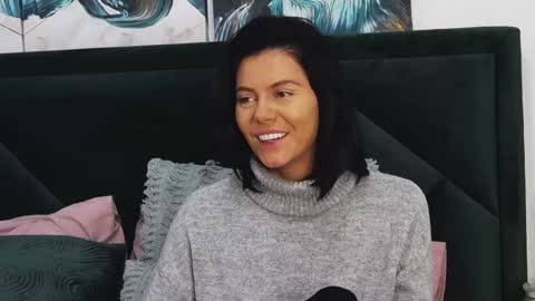 Snapshot of taniyagrey chatting on 12.14.24 tanyaGrey online show from 12.14.24