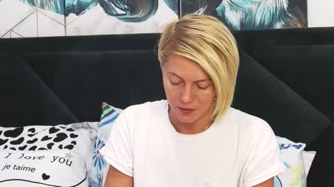 Snapshot of taniyagrey chatting on 09.26.25 tanyaGrey online show from 09.26.25